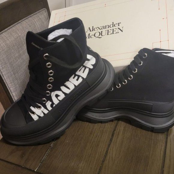 Boots - Picture 3 of 3